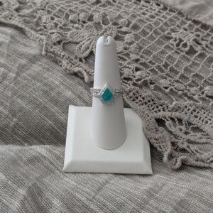 Elegant Silver and Turquoise Quartz Ring